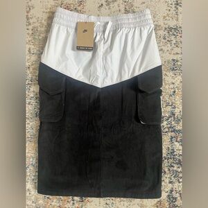 Brand NEW! Nike Two-Tone Black and White Skirt